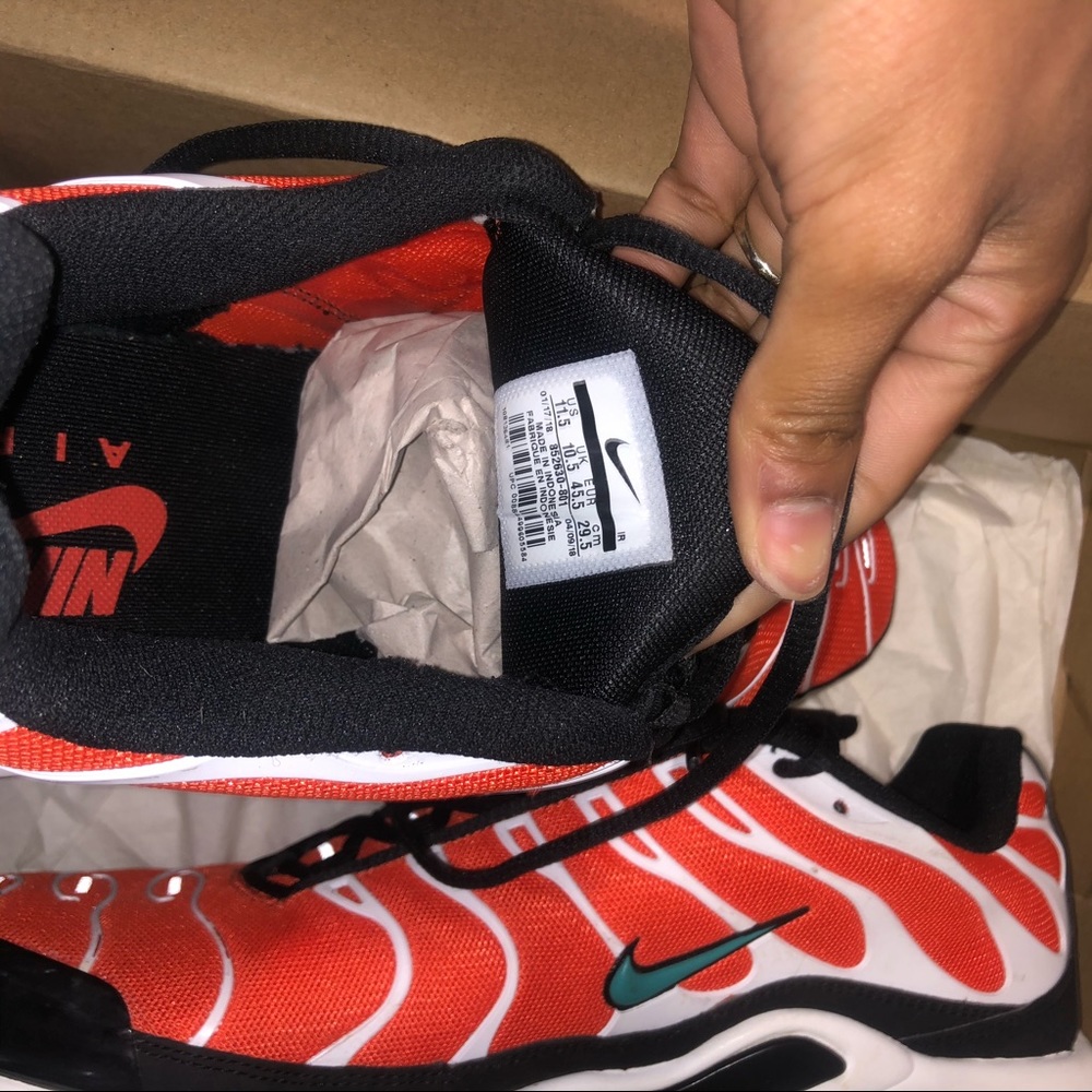 Nike - Picture 2 of 3